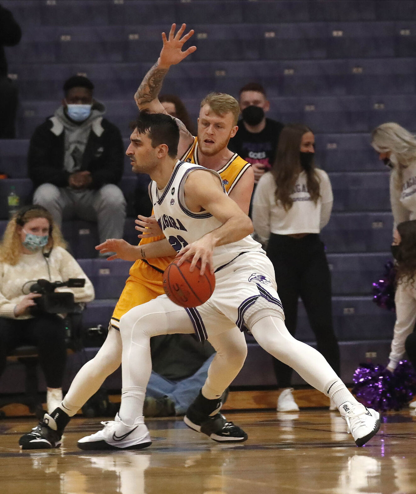 Battle of the Bridge, Canisius at Niagara men's hoops